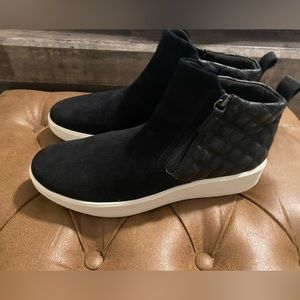 Clarks sneakers